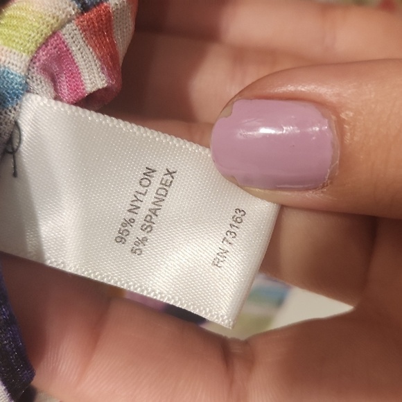 Colorful‎ Sleeveless Top - Picture 4 of 4